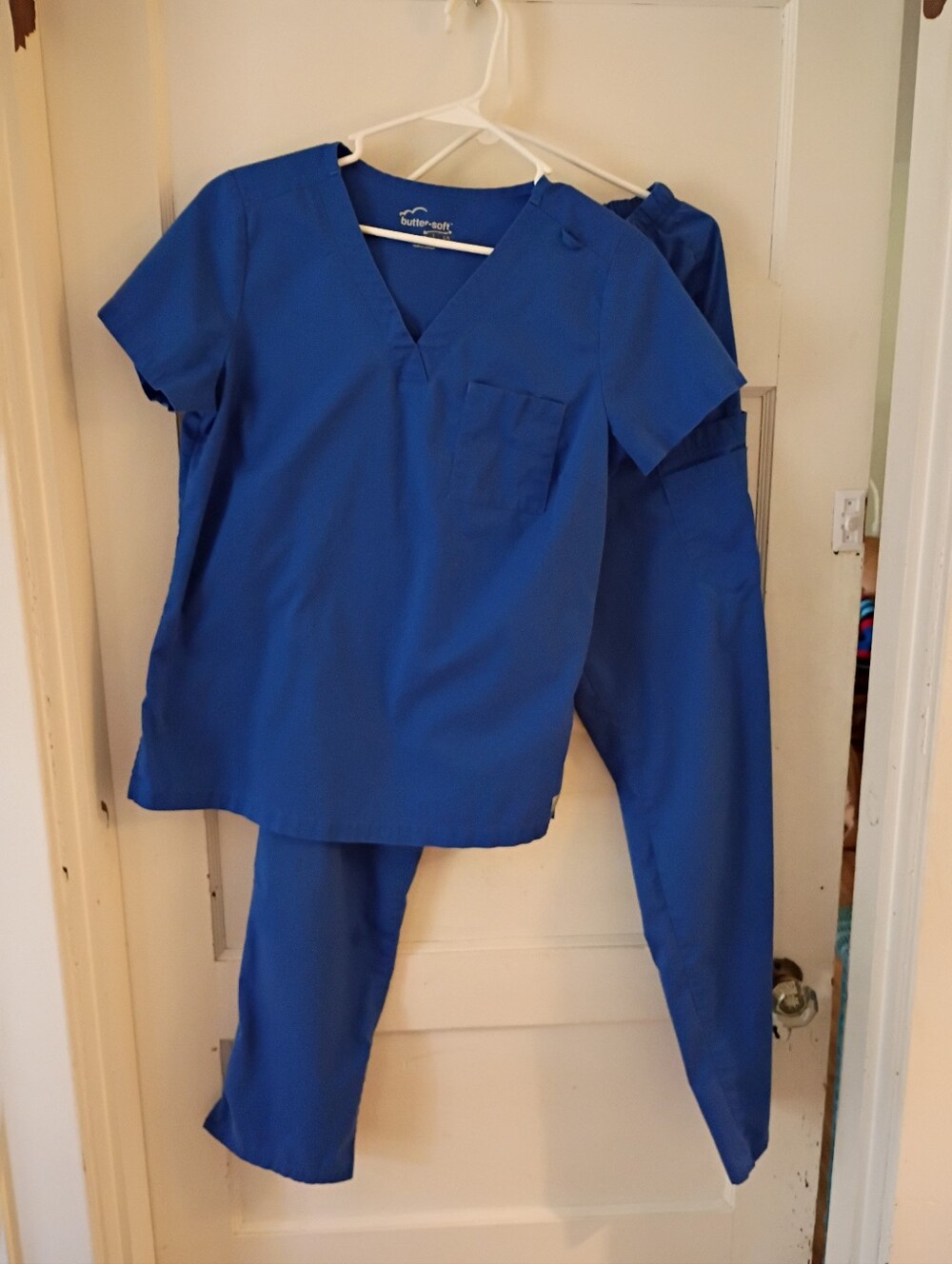 Butter Soft Blue Short Sleeve Scrub Top & Pants. Women's Set- Small/Small Tall.